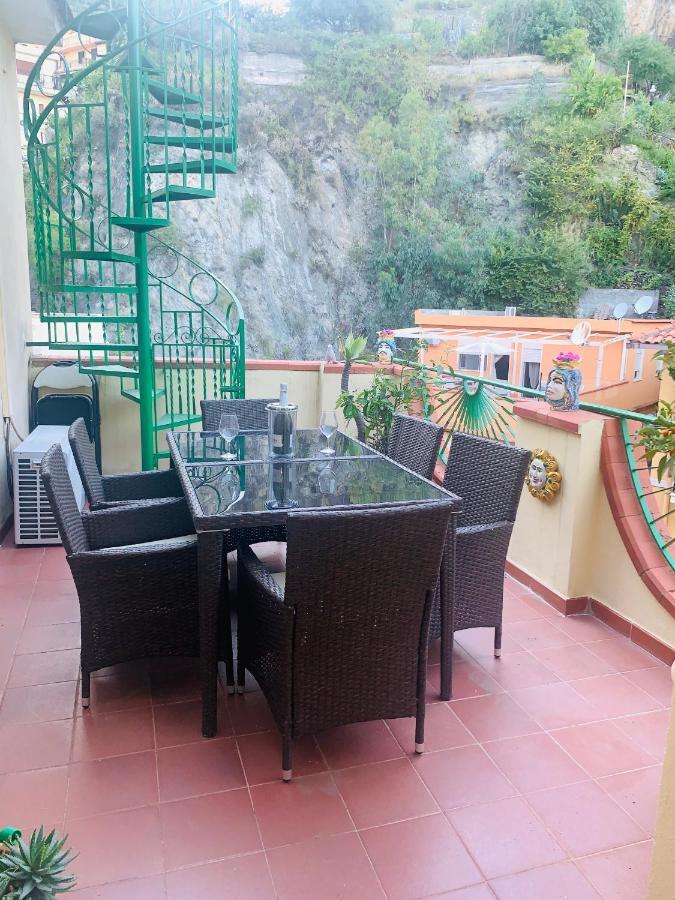 La Fontanella Apartment Таормина Екстериор снимка